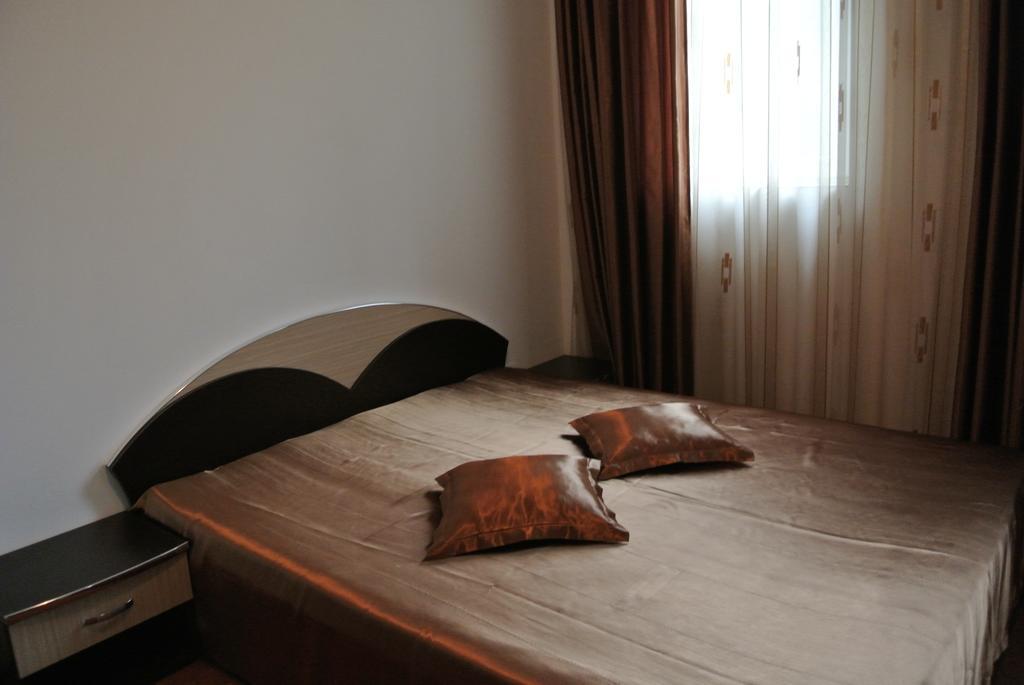 Pensiune Restaurant Piatra Craiului Дымбовичоара Экстерьер фото