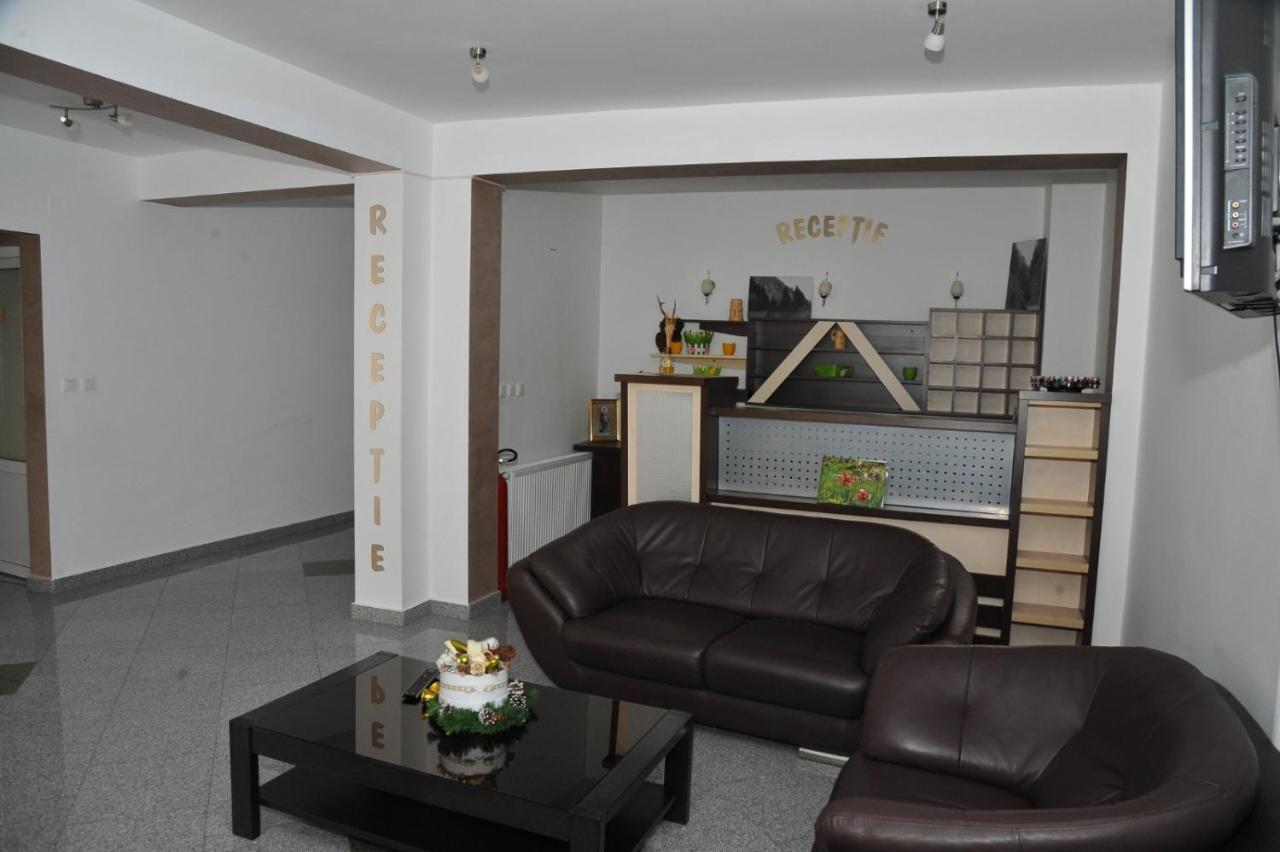 Pensiune Restaurant Piatra Craiului Дымбовичоара Экстерьер фото